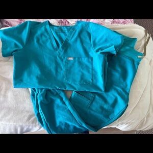 Figs Aqua Blue Scrub Set